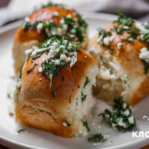 Пампушки з часником