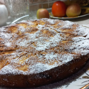 Яблучний пиріг (шарлотка)